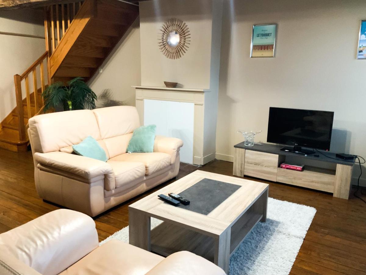Grand Appartement Idealement Situe 7 Places Desvres Екстериор снимка